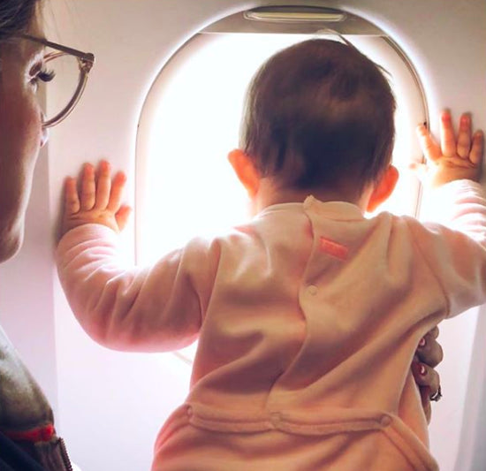 Nos conseils pour voyager en avion avec bébé